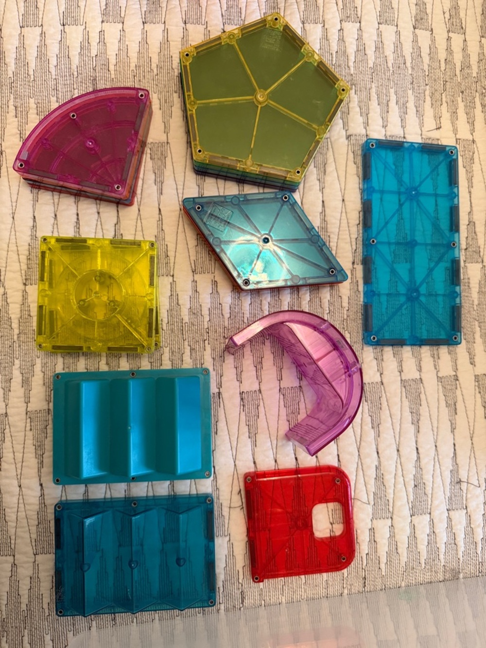18 specialty magnatile pieces